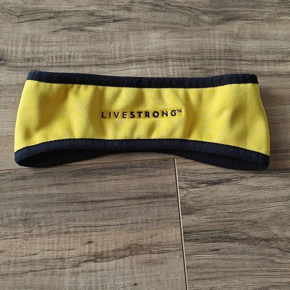 EUC Reversible Livestrong Ear Warmer - Picture 3 of 4